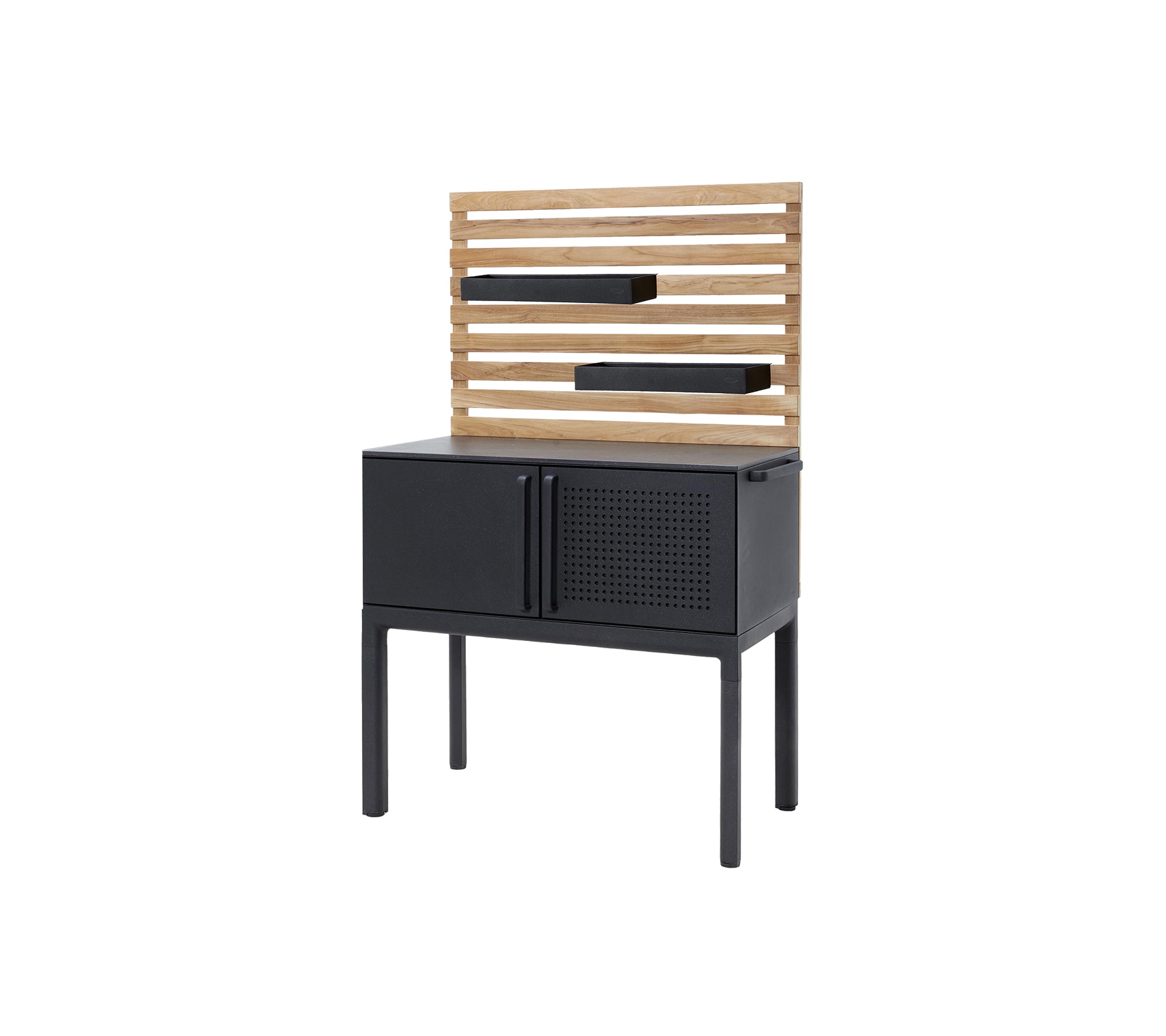 Stiligt skåp med en hylla av träpanel och en elegant svart bas med dörrar och perforerade detaljer för förvaring och visning.