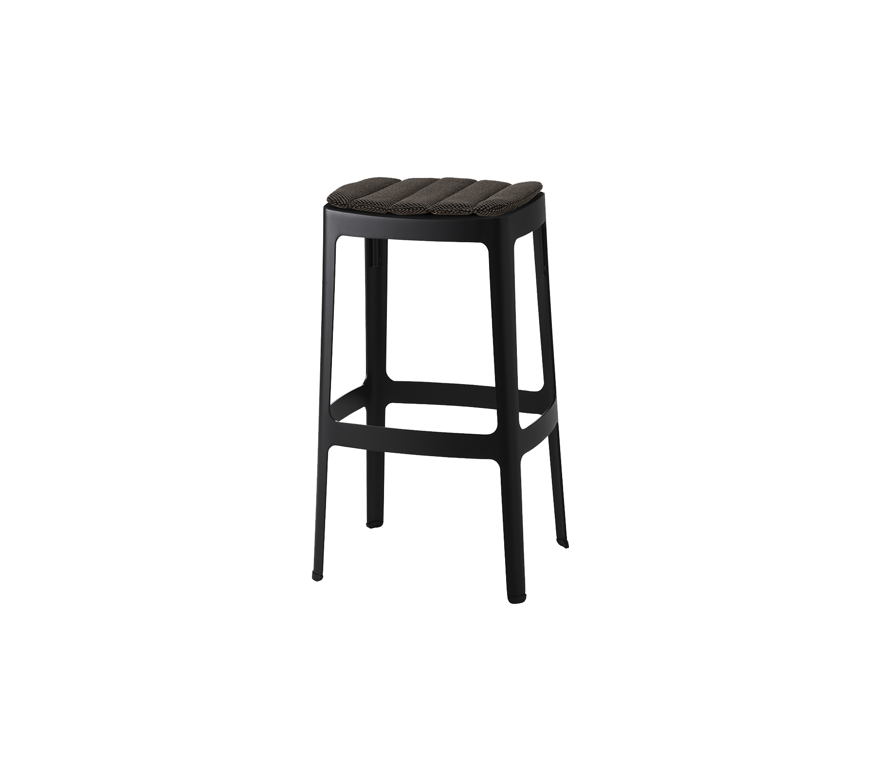 En stilren svart barstol med ribbat sits och stadiga ben, designad för komfort och stil. Idealisk för moderna miljöer.