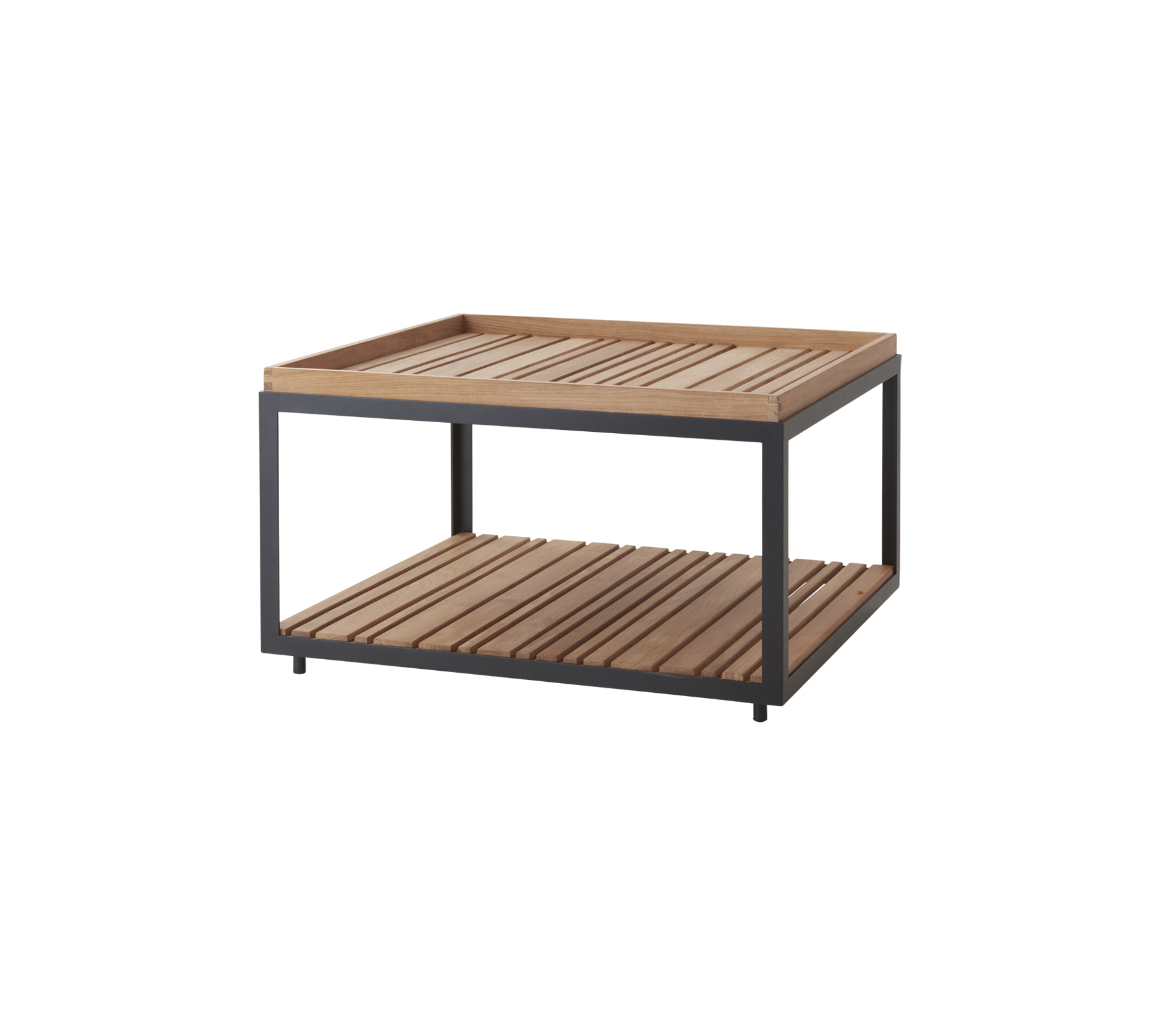 Stilrent träbord med lameller och en modern metallram, som har en öppen hylla för extra förvaring eller visning.