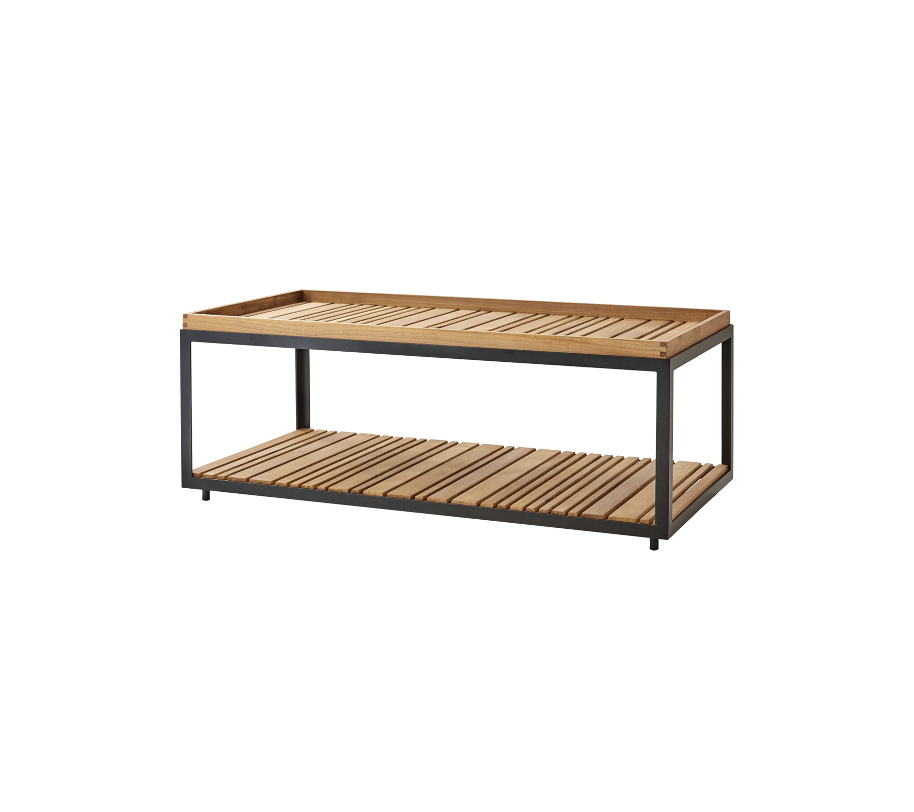 Träkaffebord med lamelldesign och metallram, som har två nivåer för förvaring eller visning. Ideal för moderna vardagsrum.