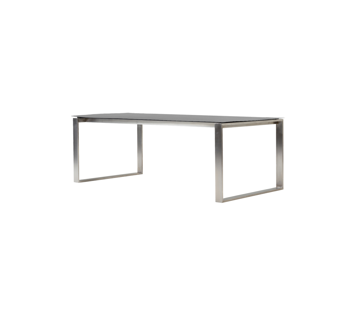 Snyggt, modernt bord med en slät yta och stabila metallben, perfekt för mat- eller arbetsarrangemang.