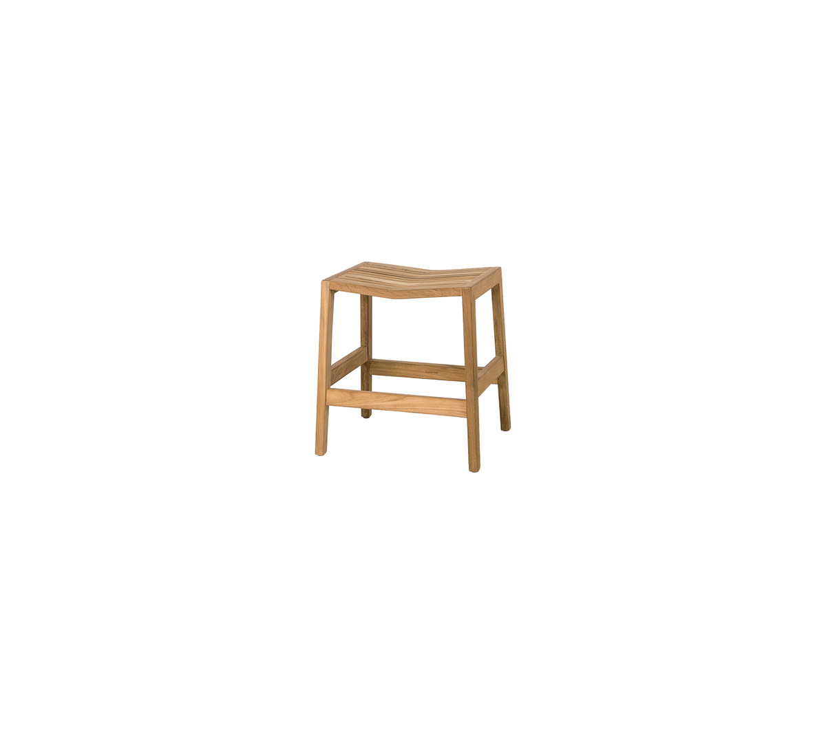 Naturlig träpall med enkel design, med en platt sits och stabila ben, idealisk för olika användningar och utrymmen.