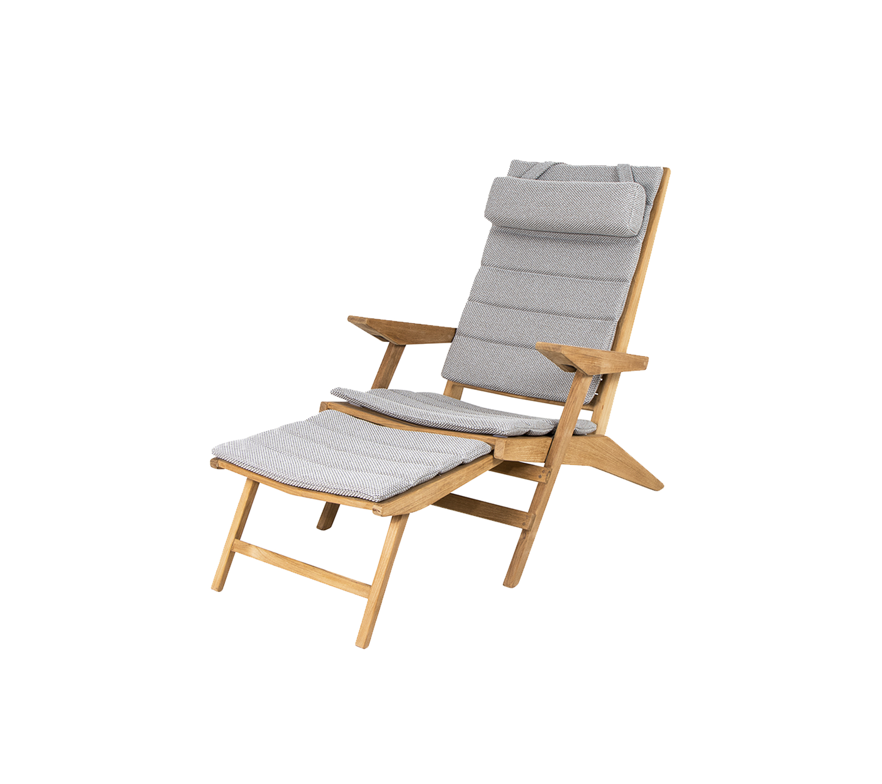En bekväm trästol med en grå klädd sits och ryggstöd, som har en vippdesign och en matchande fotstöd.