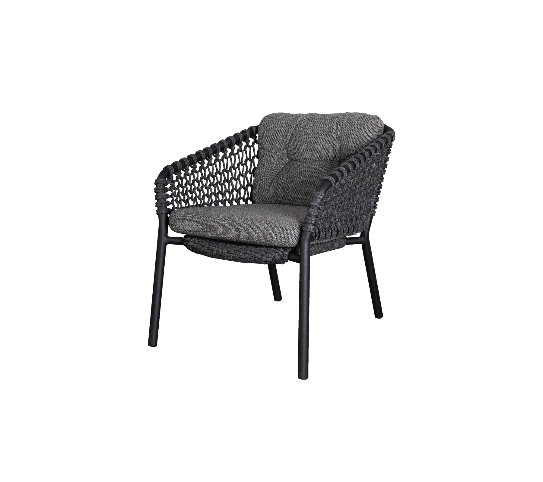 Stilig korgstol med ett bekvämt grått kudd, med en stabil ram och elegant design, perfekt för varje sittområde.