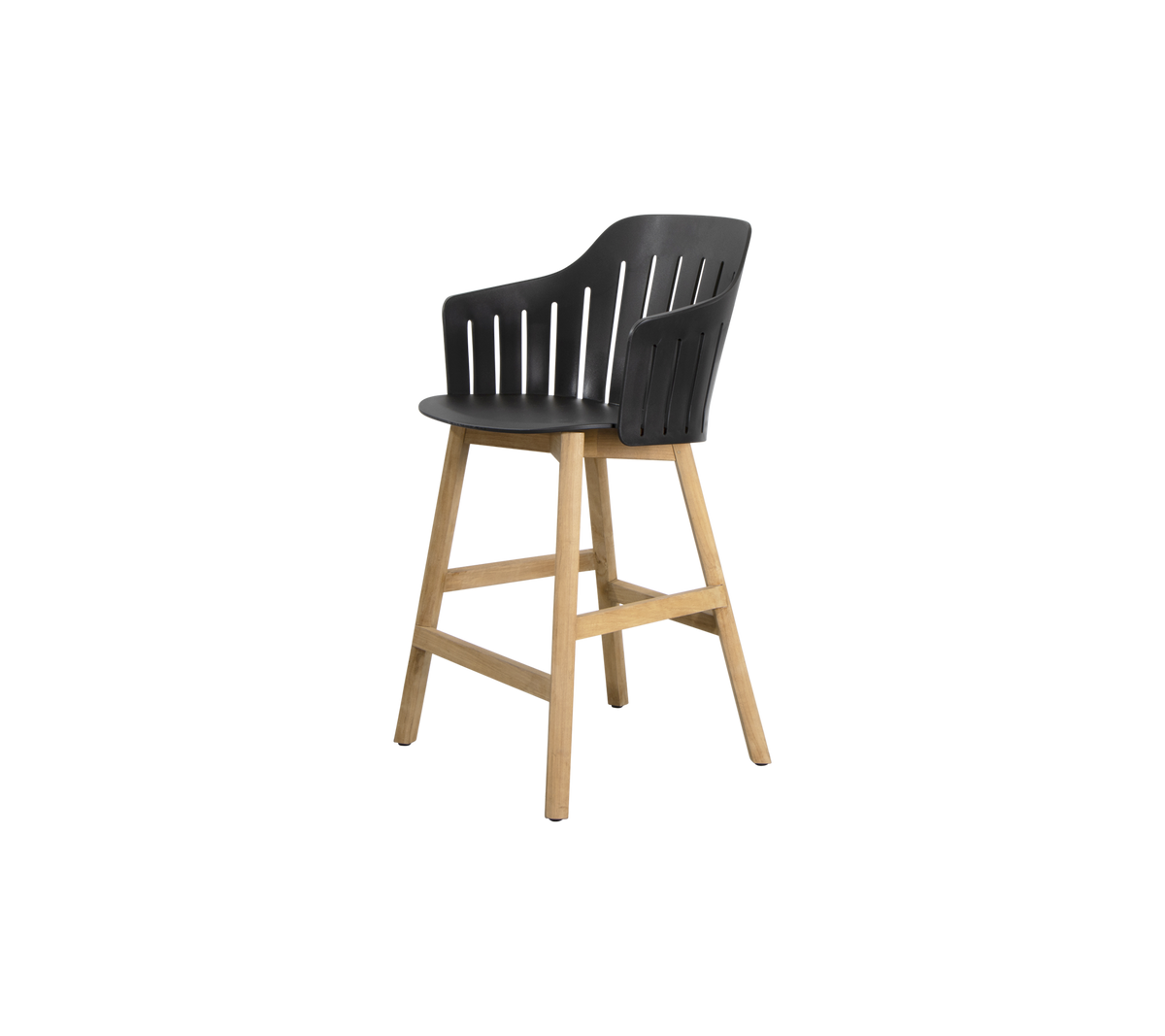 Stilren hög stol med en elegant svart sits och ben i naturträ, som erbjuder en modern och bekväm sittlösning.