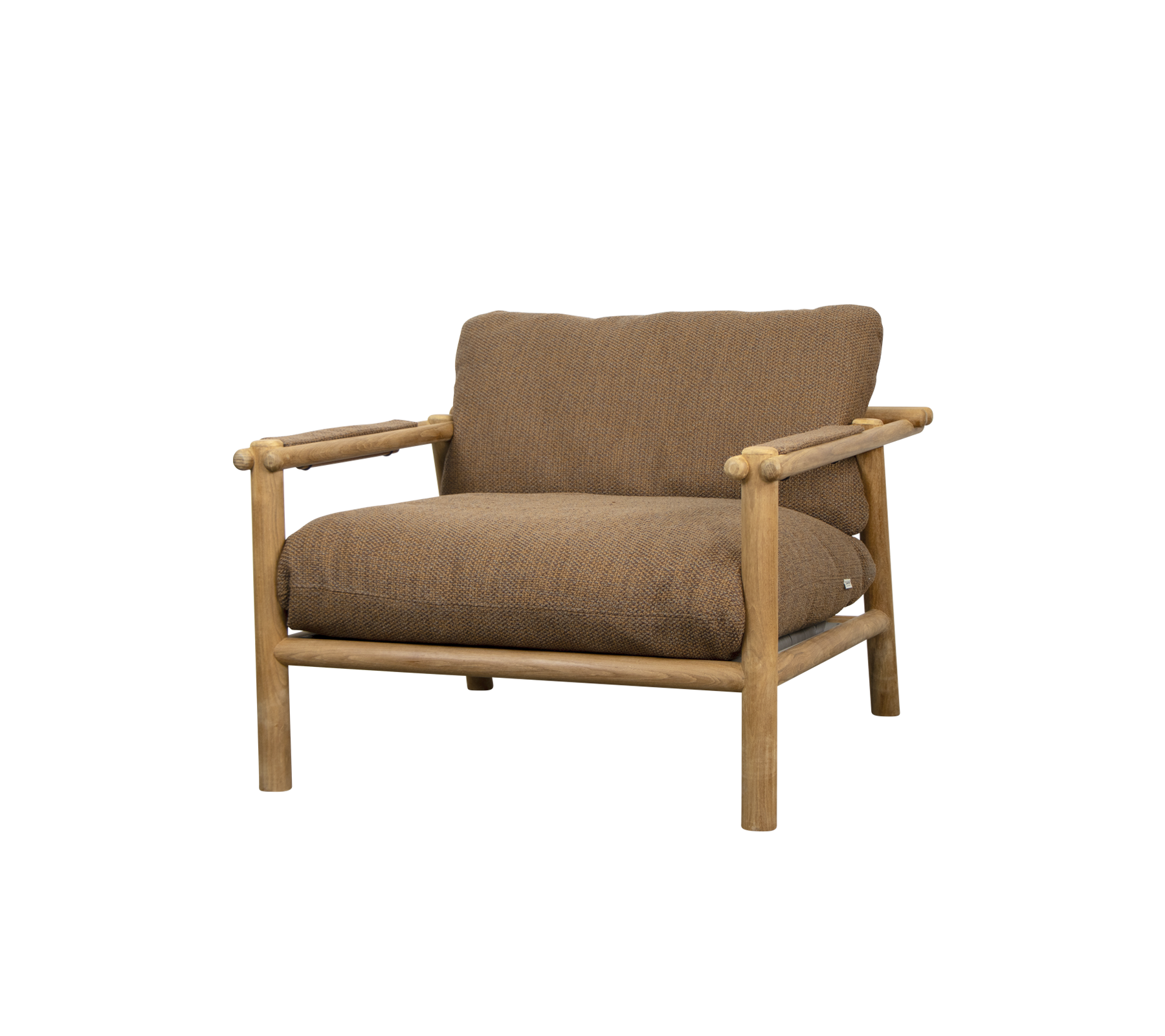En bekväm stol med en träram och mjuka bruna kuddar, designad för avkoppling och stil.