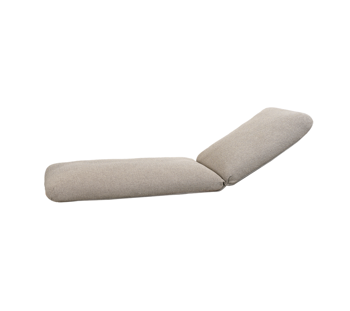 Ljusbrunt kudd med en lutad design.