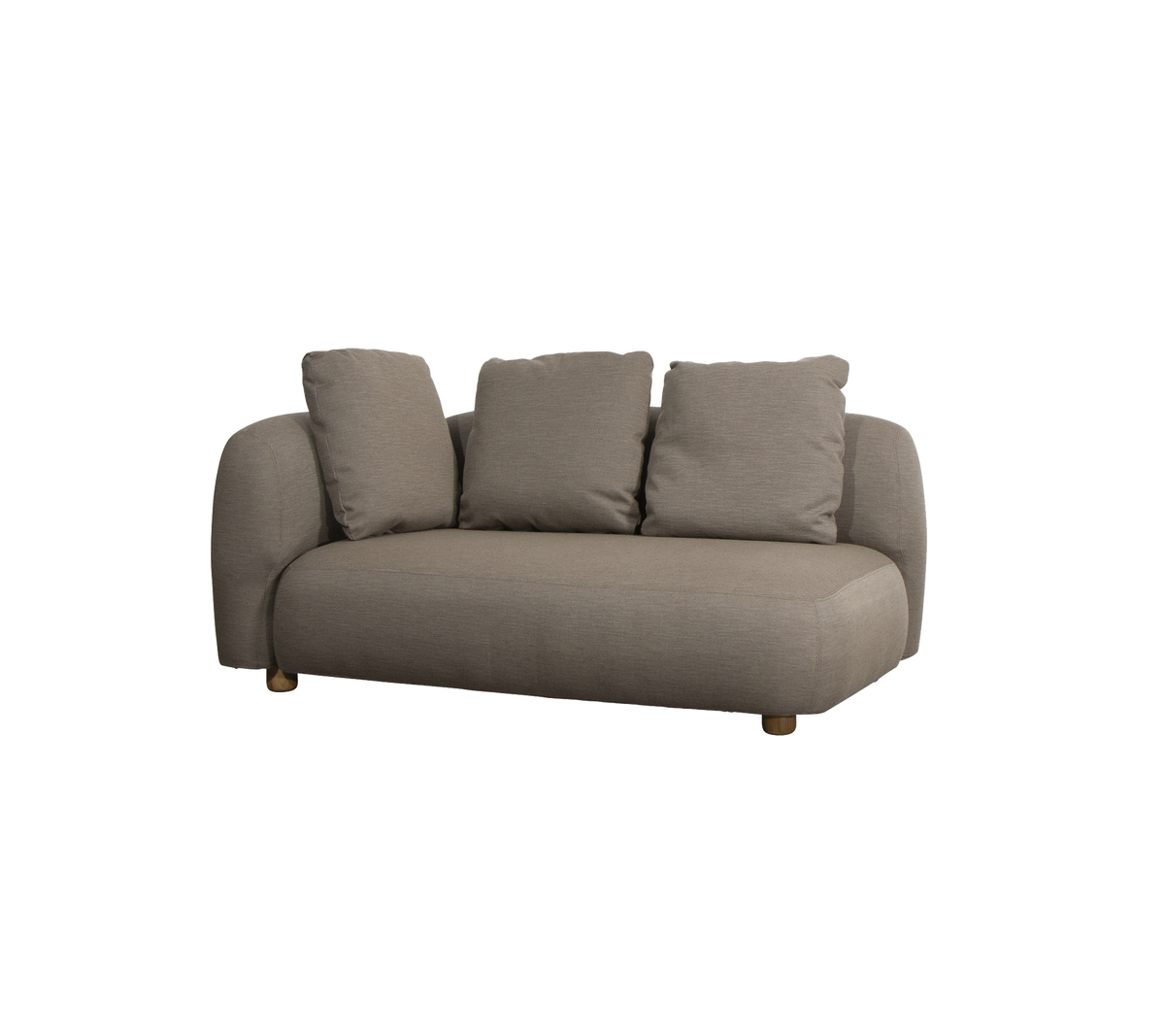 Stilig, modern soffa med tre mjuka kuddar och en mjuk tygfinish, med rundade kanter och träben.