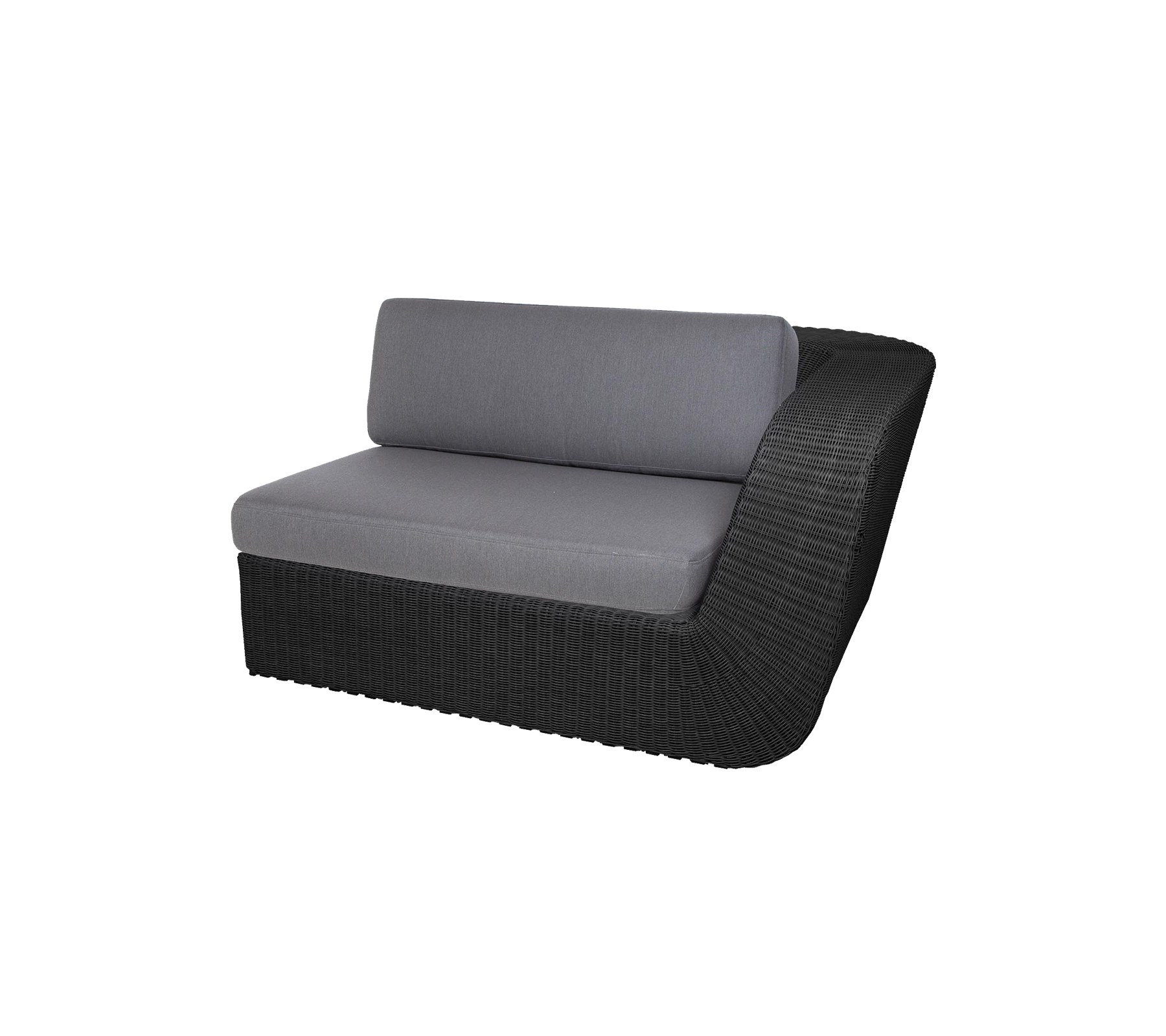 Stilfull, böjd loveseat med en elegant svart rottingbas och bekväma grå kuddar för modern sittning.