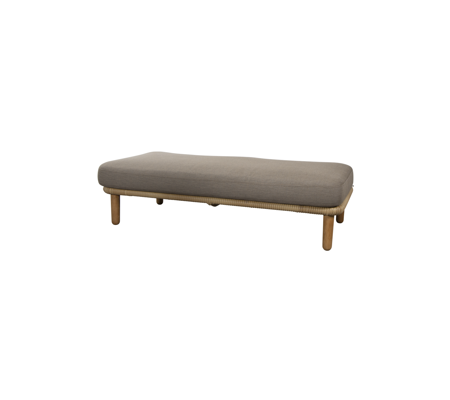 Minimalistisk bänk med en slank grå kudde och ben av naturligt trä, ideal för mångsidig sittplats i olika rum.