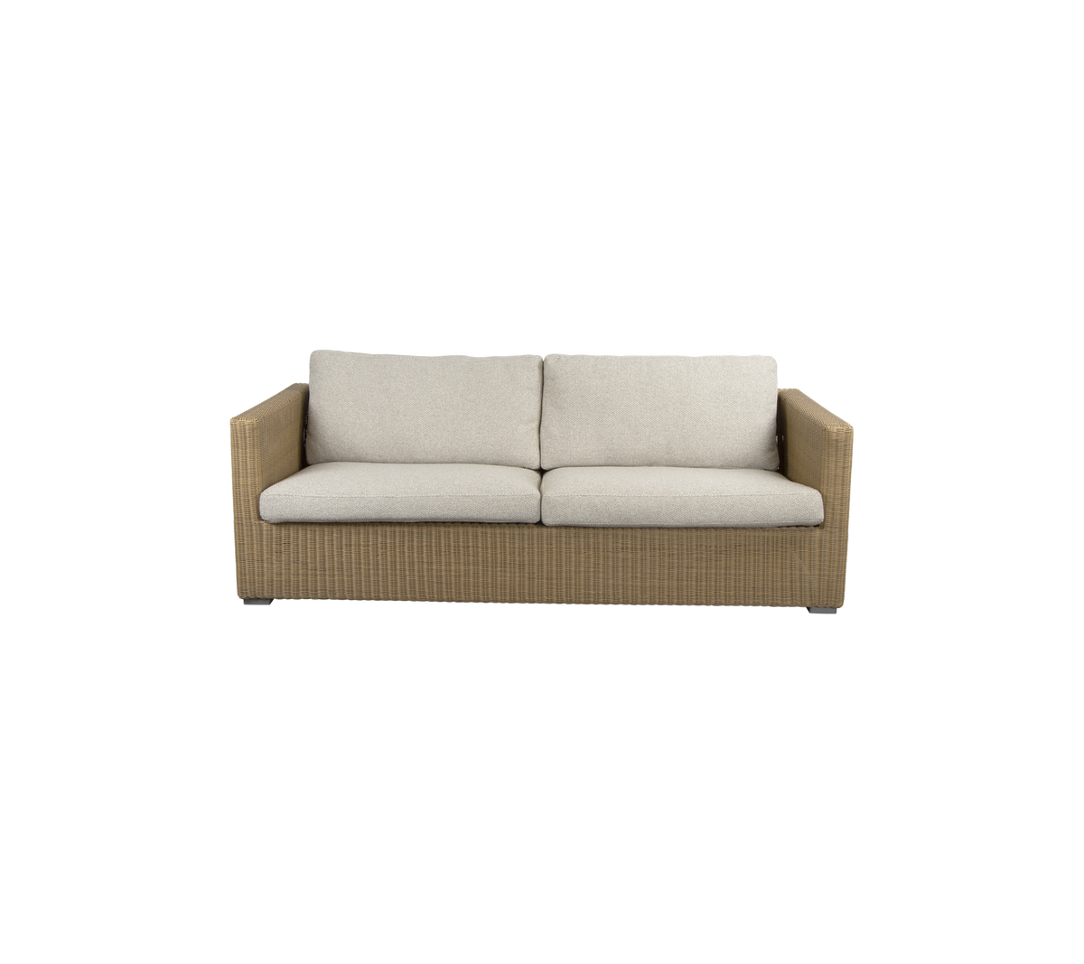 En stilren, tvåsitssoffa med en vävd bas och mjuka, neutrala kuddar för komfort och modern design.