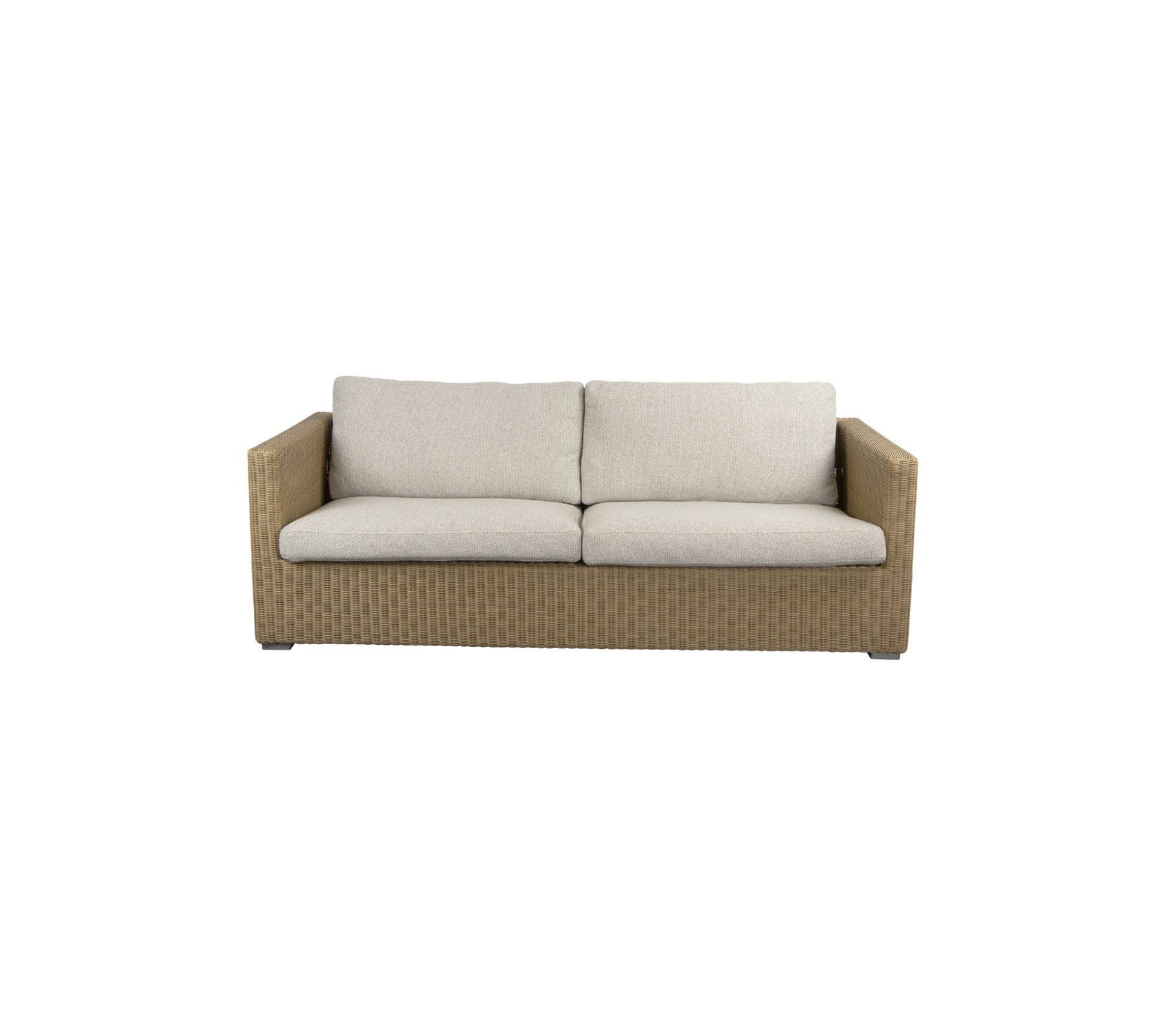En stilren, tvåsitssoffa med en vävd bas och mjuka, neutrala kuddar för komfort och modern design.