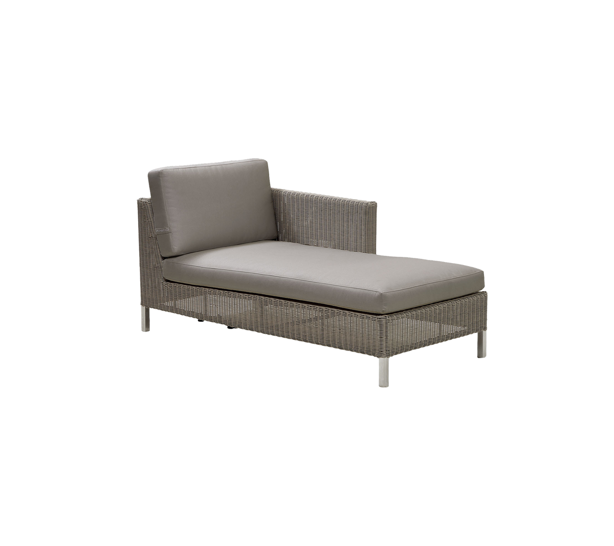 Stilfull loungefåtölj med en slank design, som har ett bekvämt sittdyn och en modern vävd ram. Ideal för avkoppling och utomhusbruk.