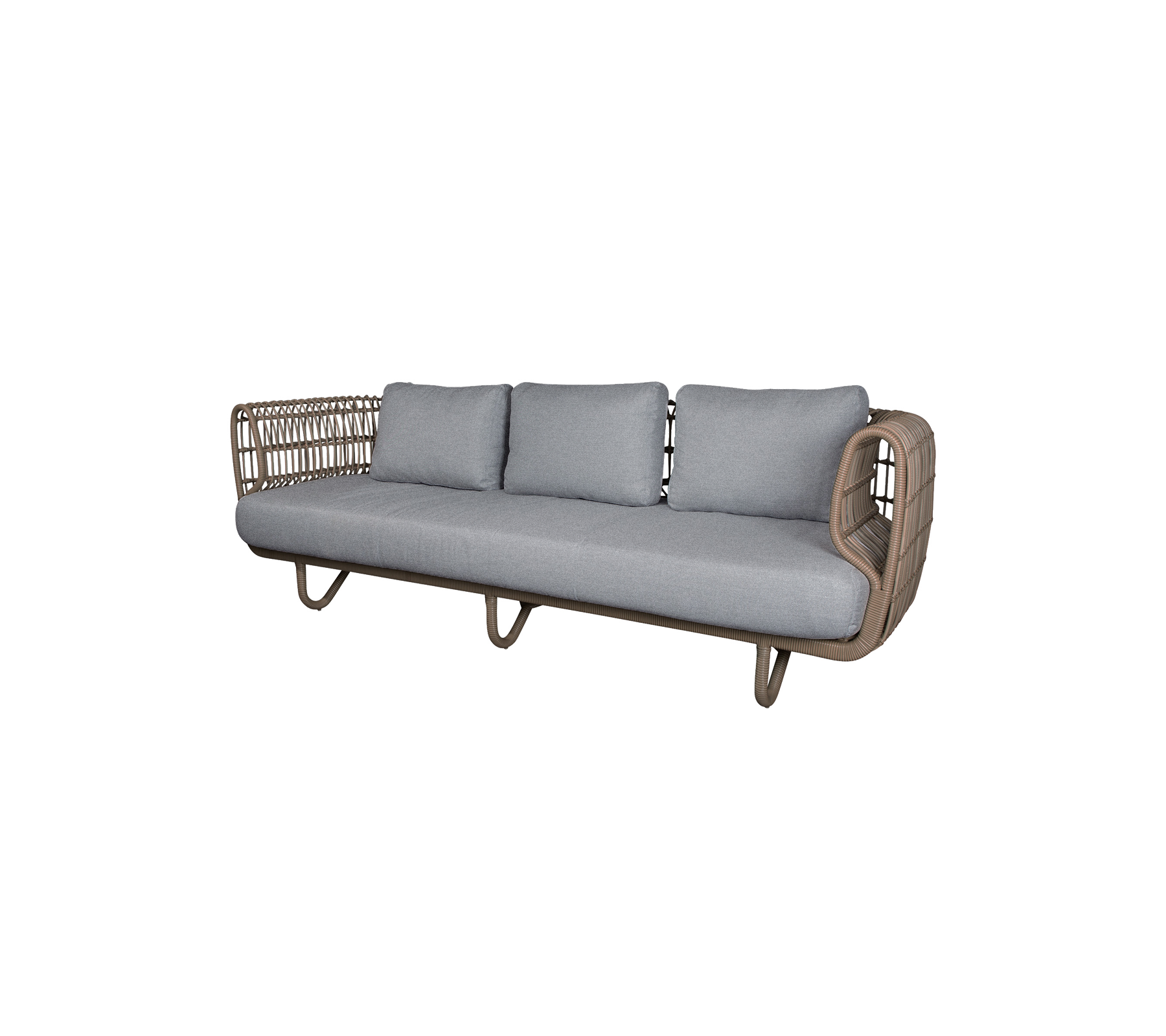 Modern soffa med grå kuddar i en stilren design.
