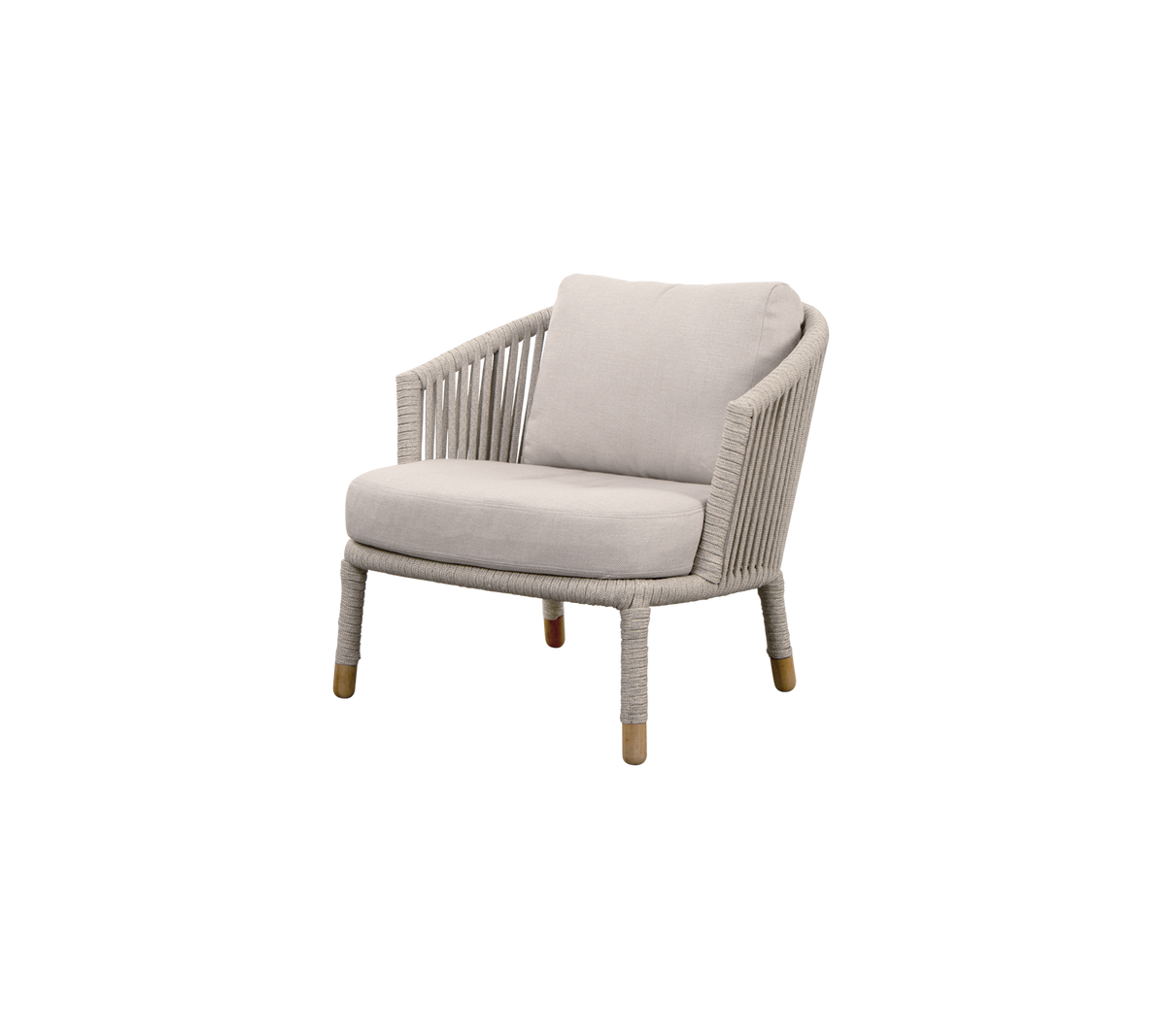 Stilfull stol med en bekväm kudde, med en vävd design och stabila ben för en modern look. Ideal för avkoppling.