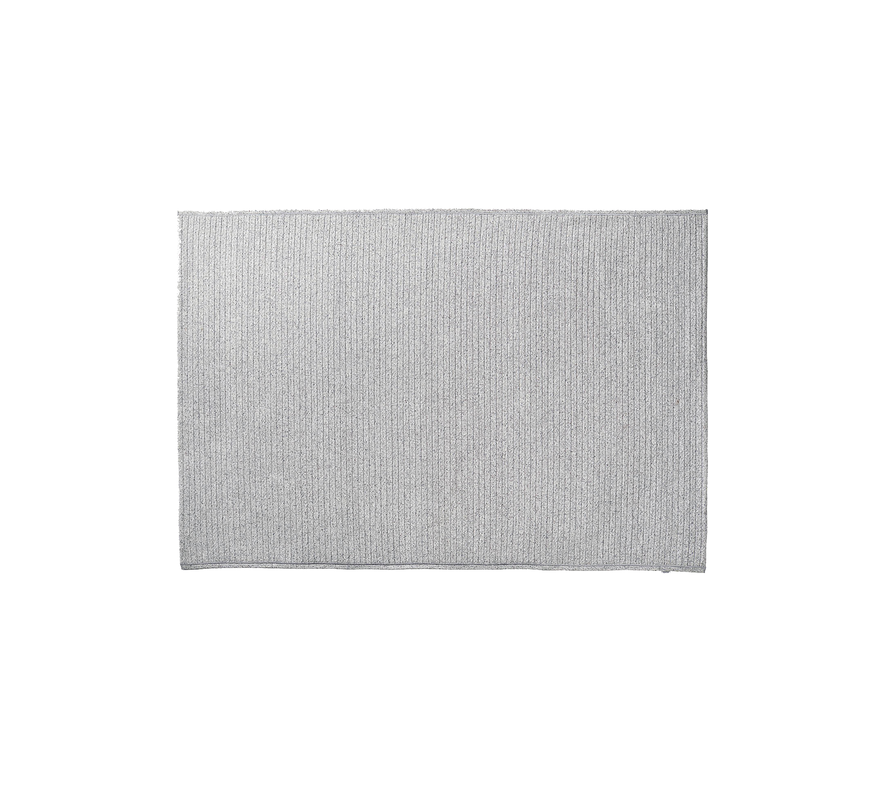 Grå rektangulär matta med en texturerad yta, med vertikala linjer för en elegant och modern estetik. Lämplig för olika miljöer.