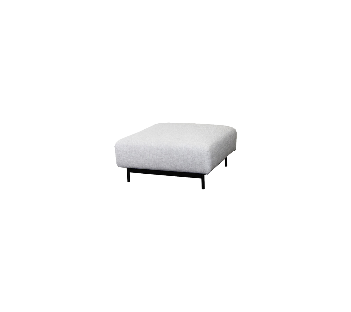 Fyrkantig ottoman med en ljusgrå tygytan och eleganta svarta ben, perfekt för mångsidig sittplats eller fotstöd.