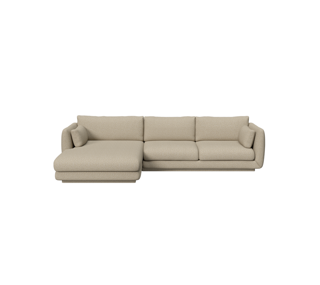 Brun modern soffa med en chaise-del för avkopplande sittande.