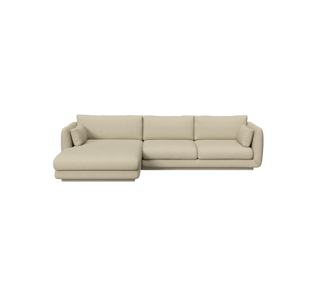 Ljusbrun modern soffa med chaise lounge-design.