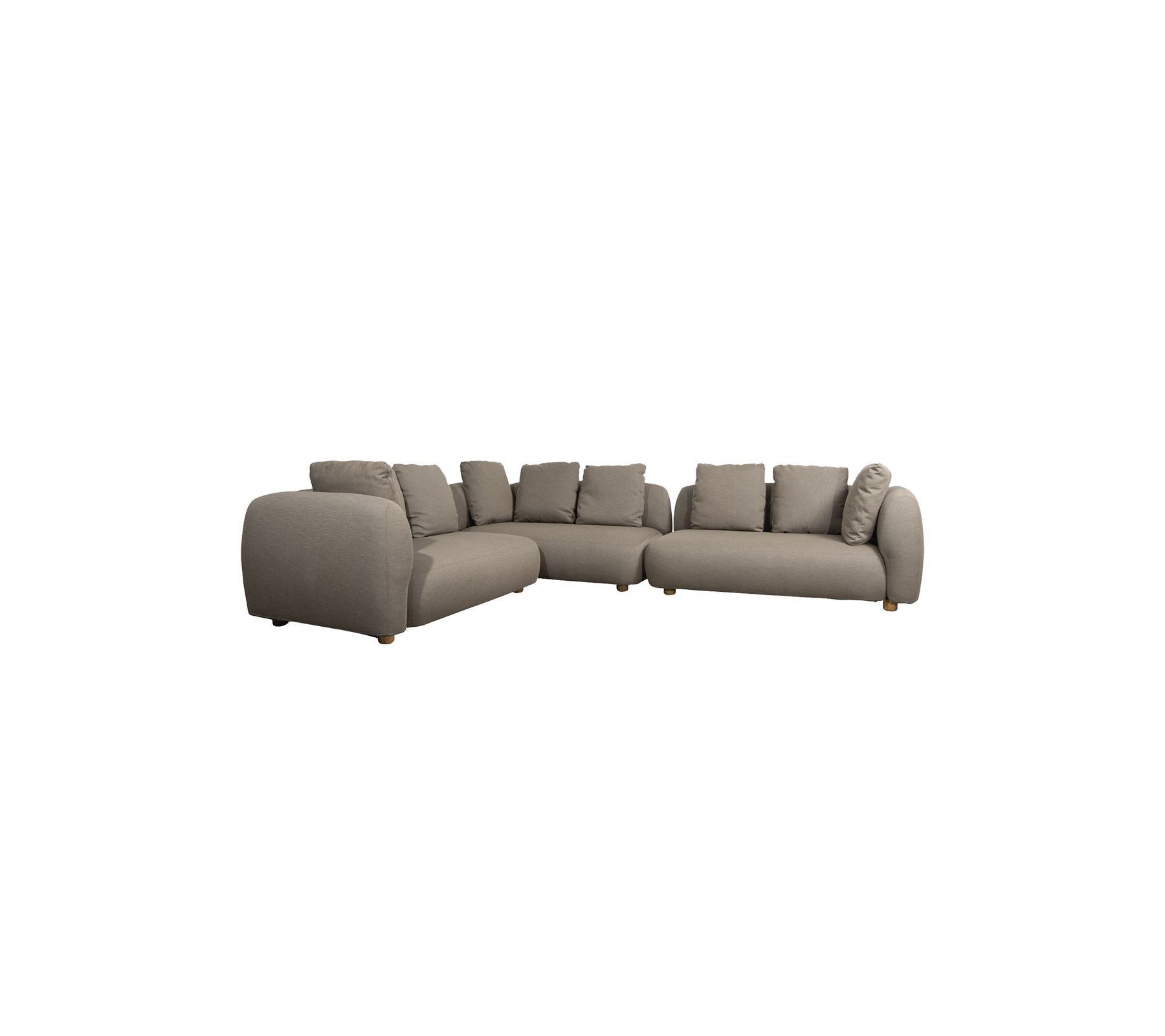 En modern sektionsoffa i en dämpad grå tyg med plyschkuddar och träben, designad för komfort och stil.