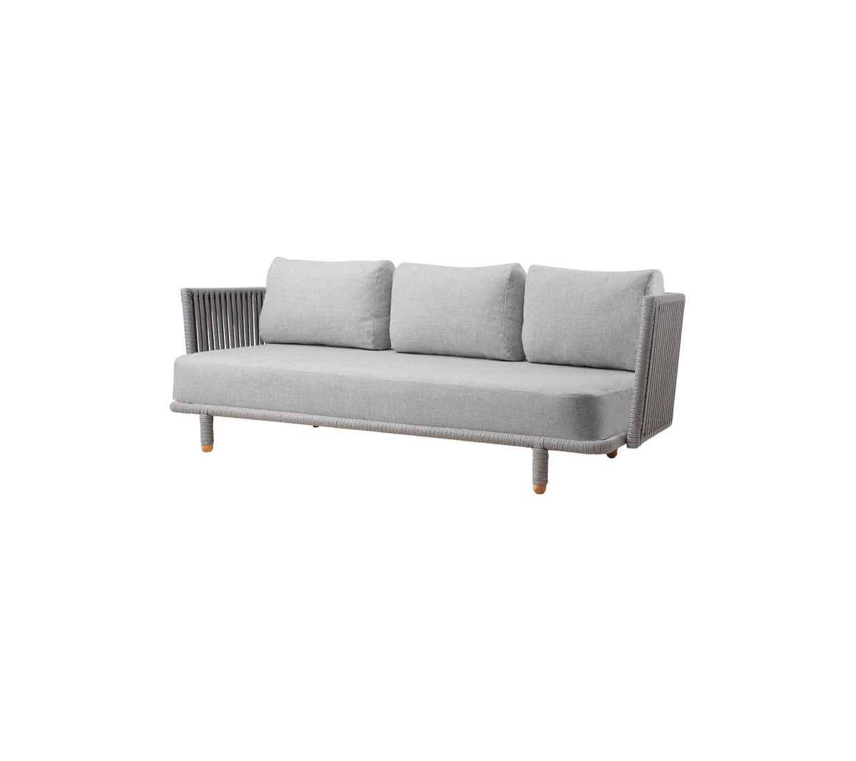 Stilig grå soffa med tre kuddar och moderna detaljer, perfekt för att förbättra vilket som helst vardagsrum.