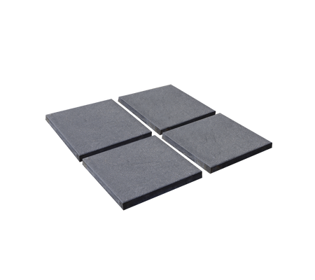 Fyra kvadratiska plattor placerade tillsammans, utformade för att ge en stabil bas för ett parasoll.