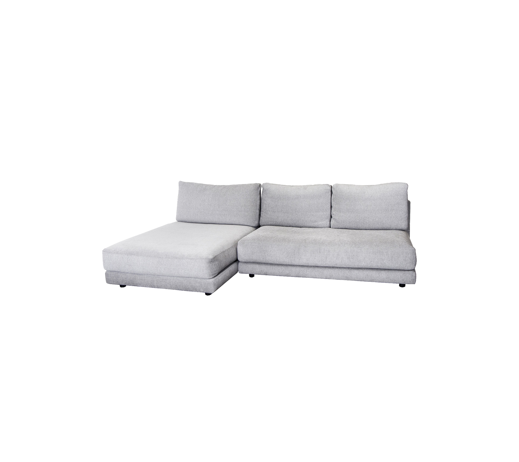 En modern grå sektionsoffa med en bekväm chaise longue och mjuka kuddar, perfekt för vilket vardagsrum som helst.